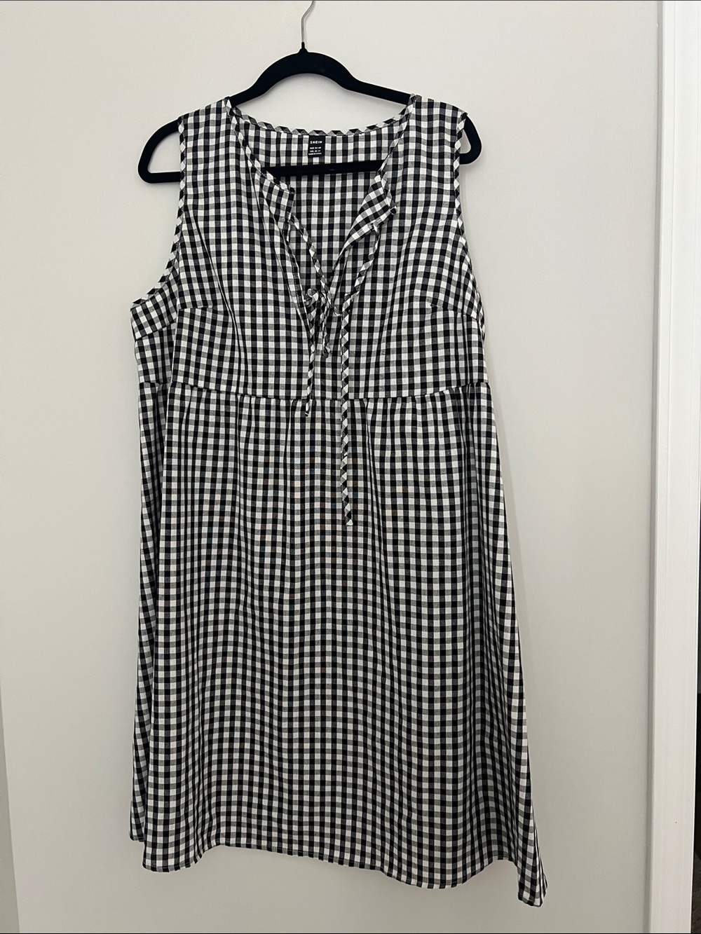 SHEIN Black and White Gingham Midi Dress with Lace-Up V-Neck